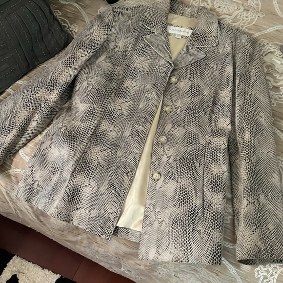 Liz Claiborne jacket really new - Picture 4 of 8